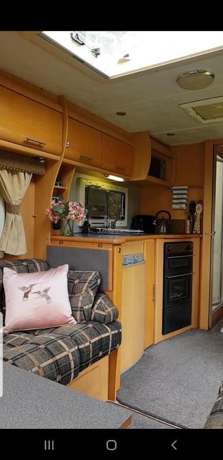 Self Contained Holiday Home Caravan 코샘 외부 사진