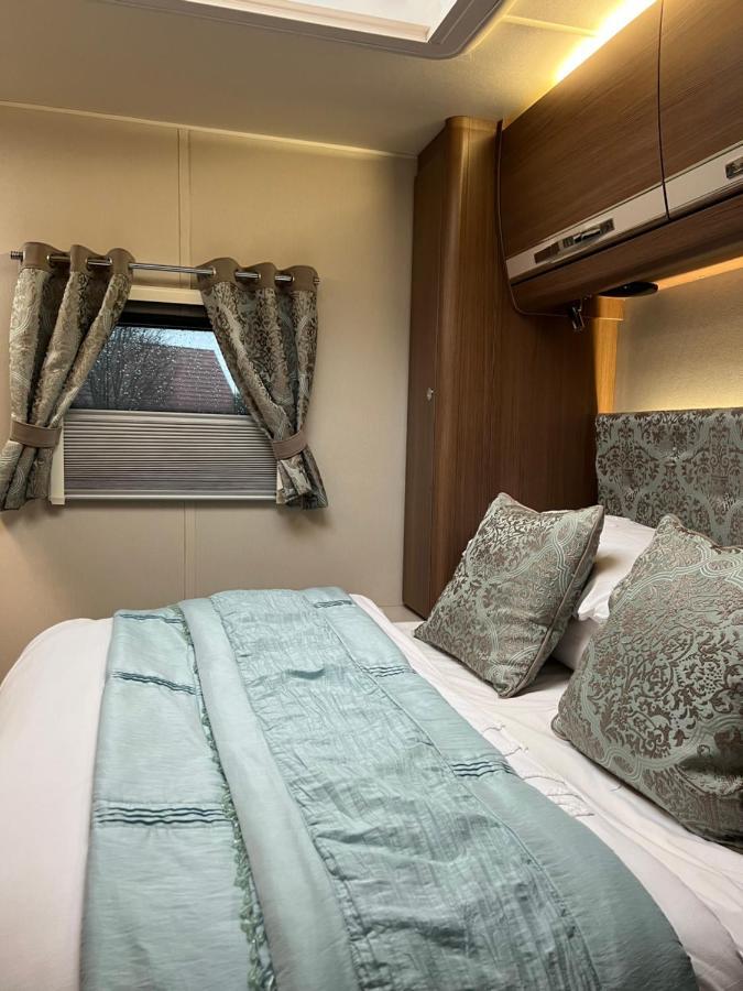 Self Contained Holiday Home Caravan 코샘 외부 사진