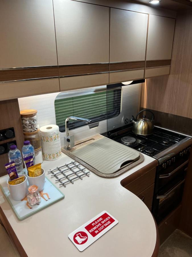Self Contained Holiday Home Caravan 코샘 외부 사진